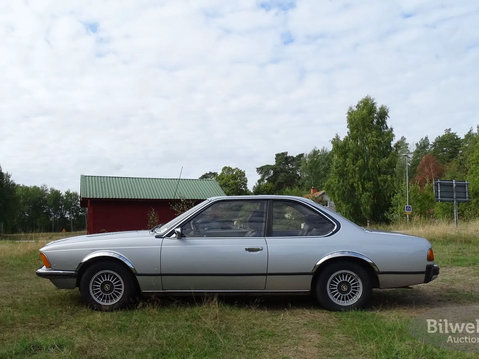 Vehicle image 20
