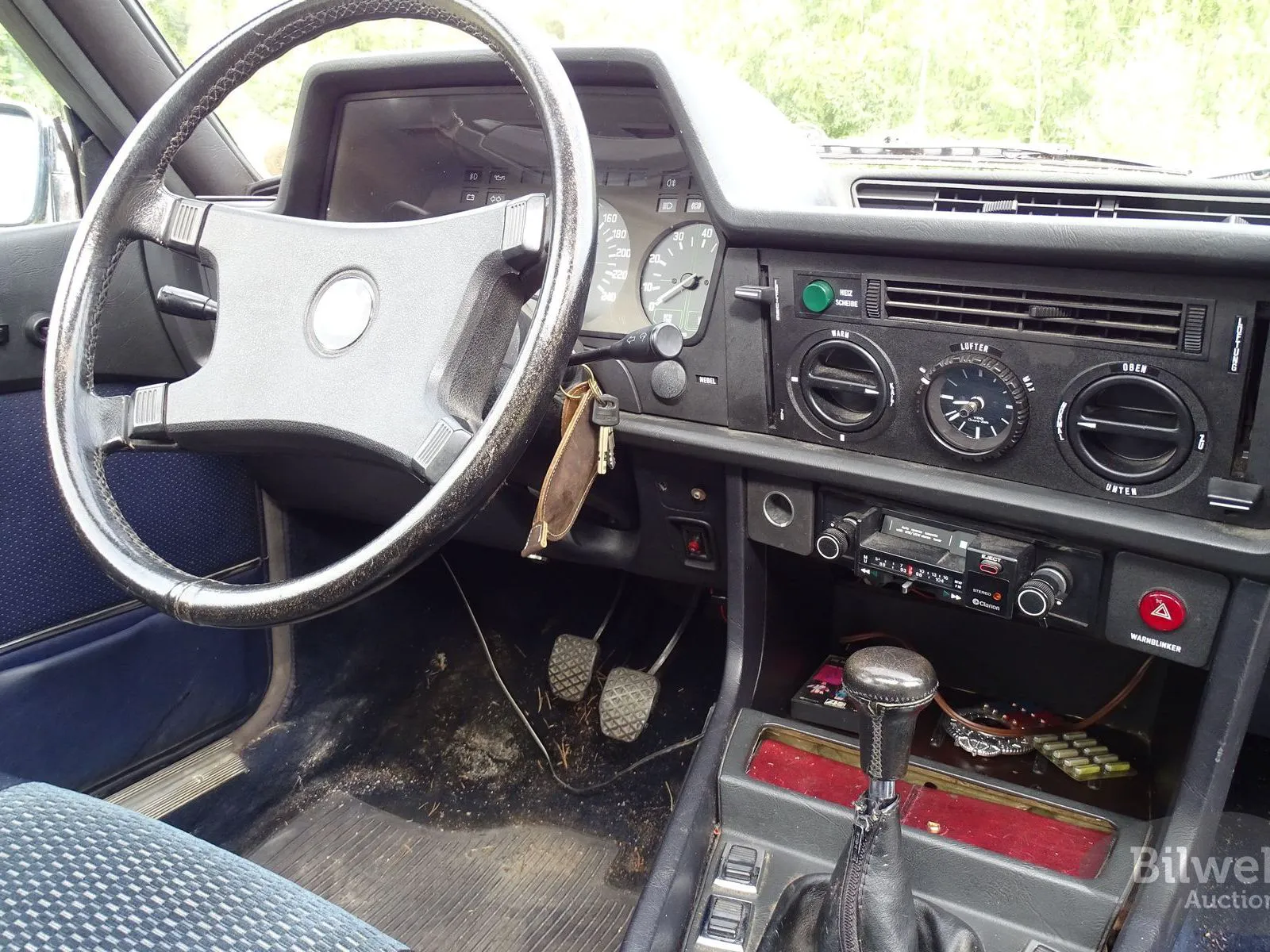 Vehicle image 60