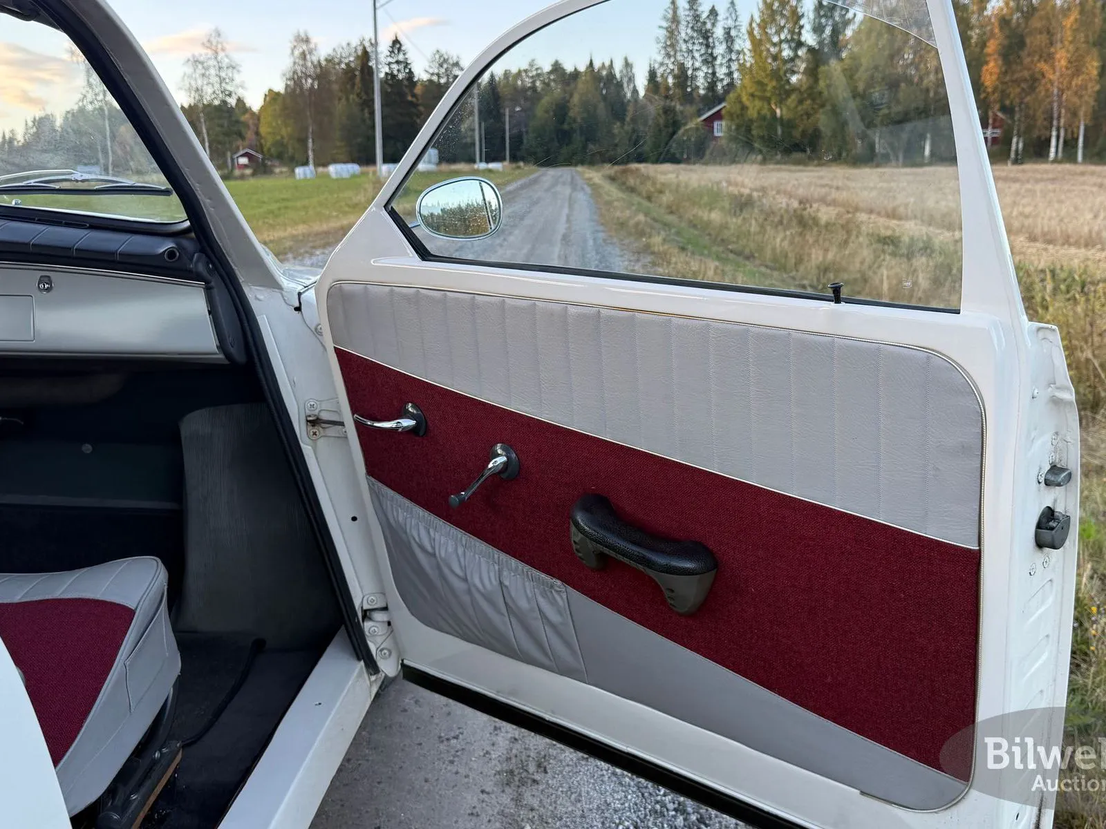 Vehicle image 34