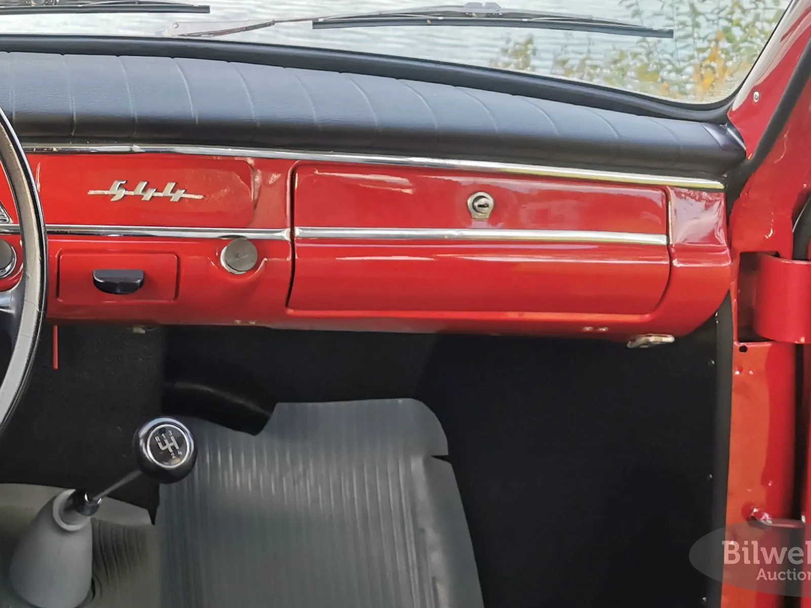 Vehicle image 26