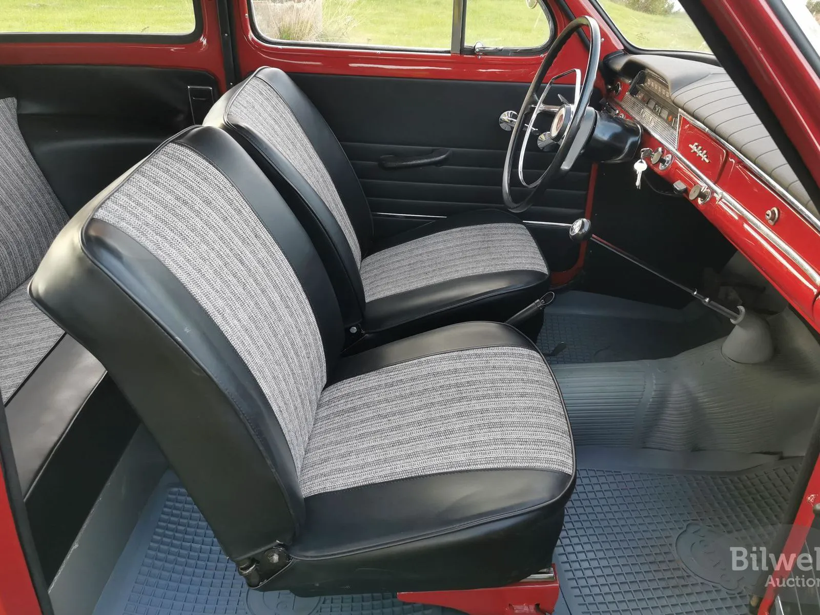 Vehicle image 21