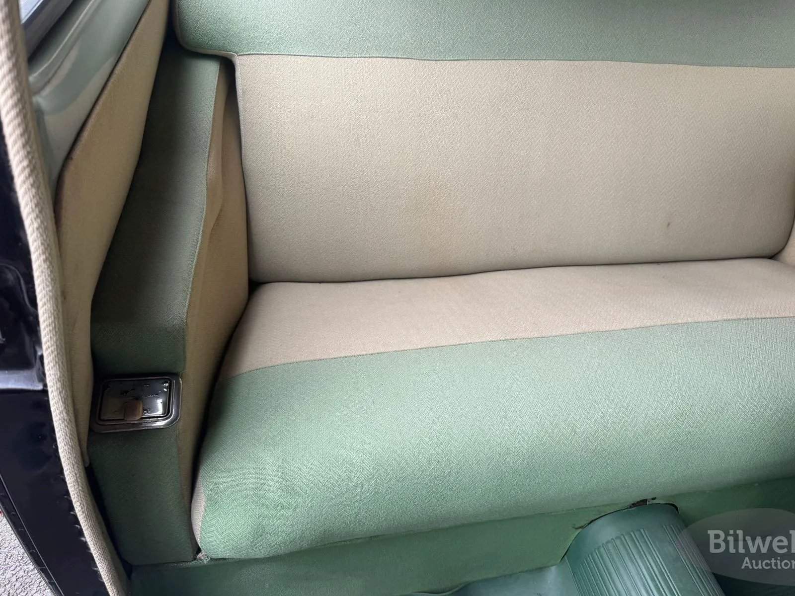 Vehicle image 38