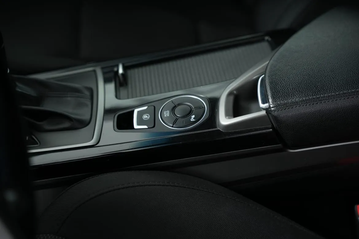 Vehicle image 18