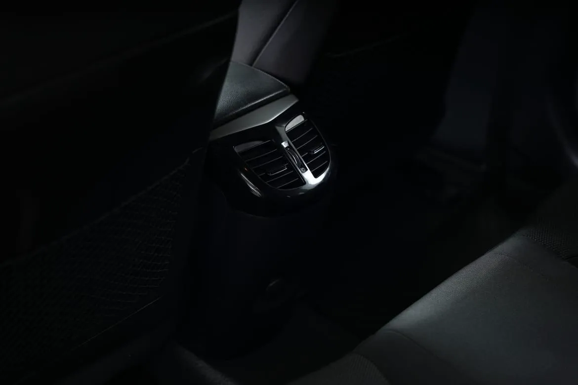 Vehicle image 20
