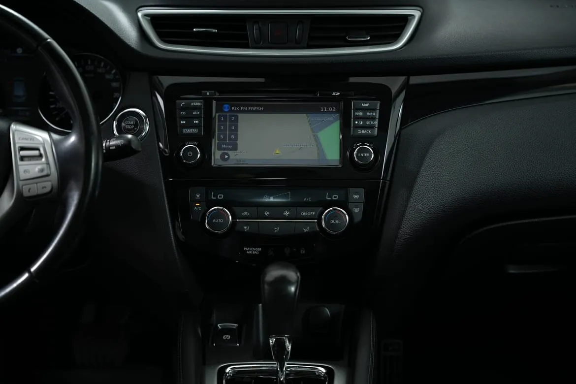 Vehicle image 16