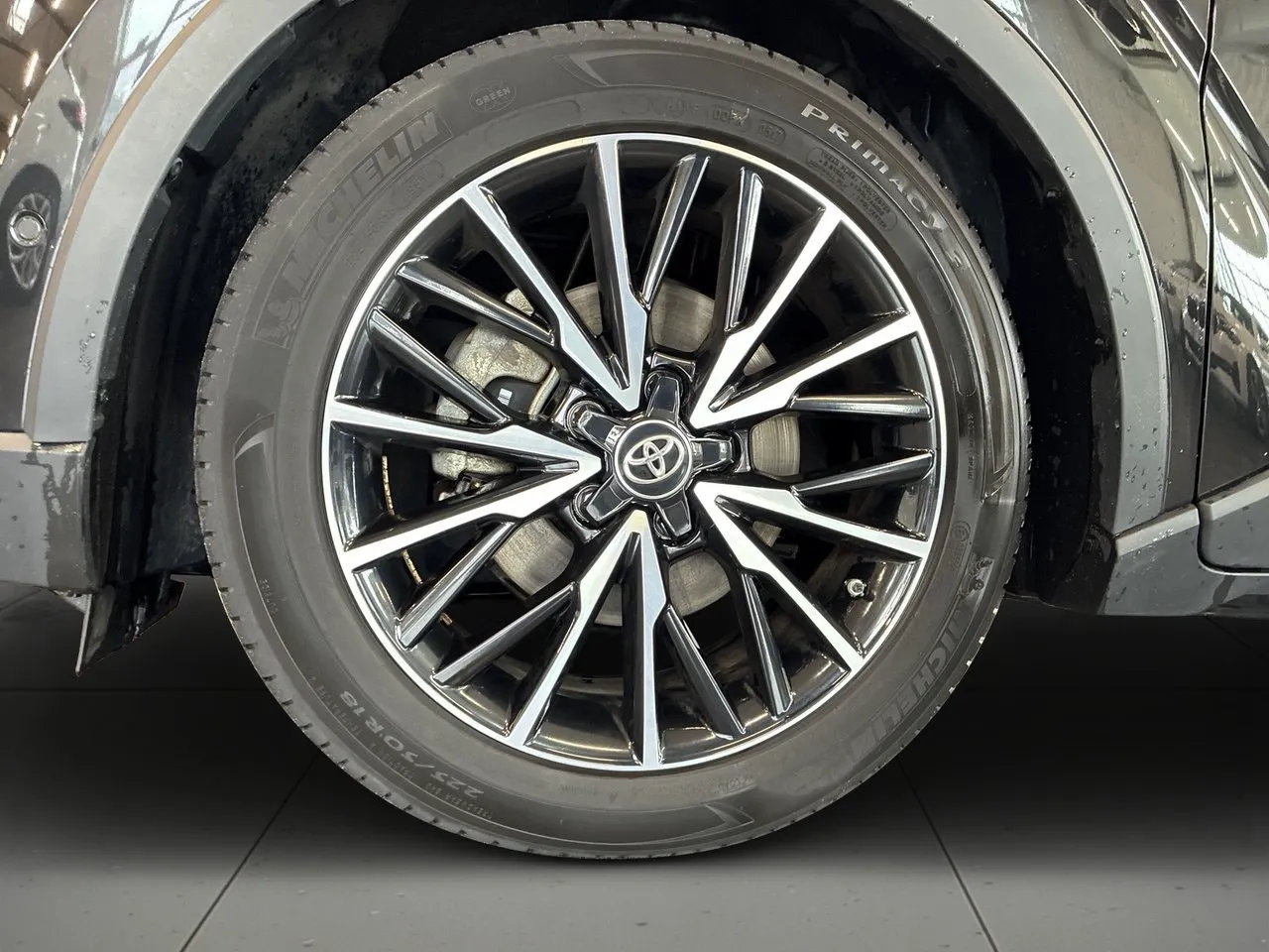 Vehicle image 13