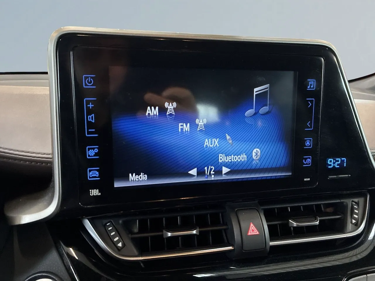 Vehicle image 14