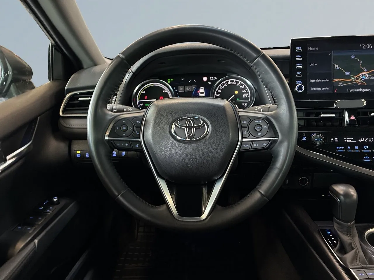 Vehicle image 8
