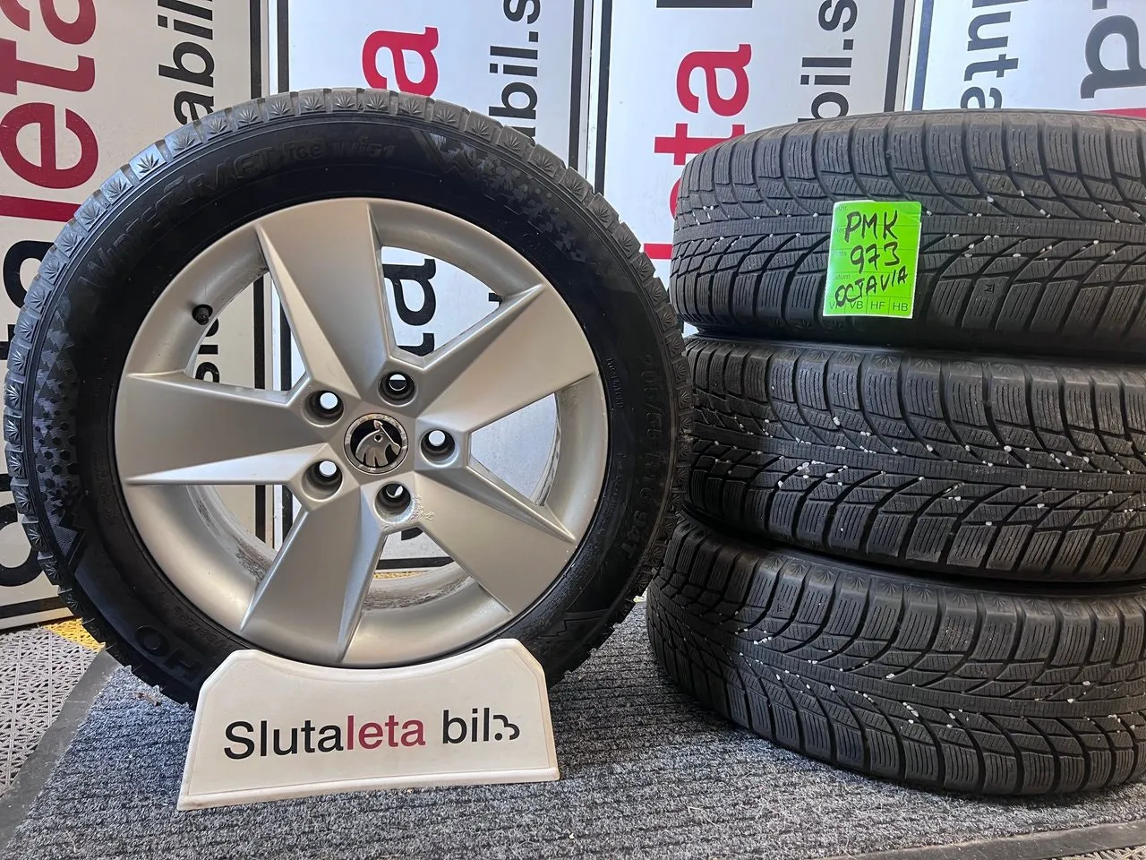 Vehicle image 21