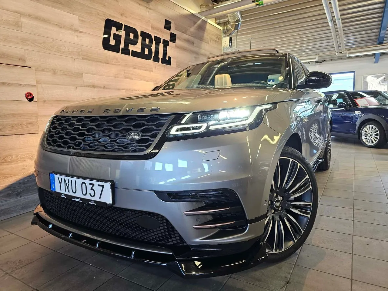 Vehicle image 25