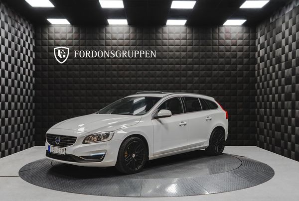 Volvo V60 D4 AWD Business Edition Pro / Navi / Taklucka / VOC - 2016