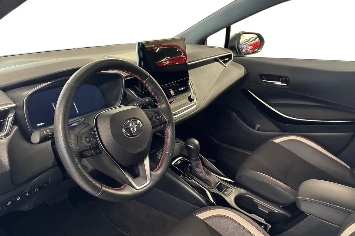 Vehicle image 8