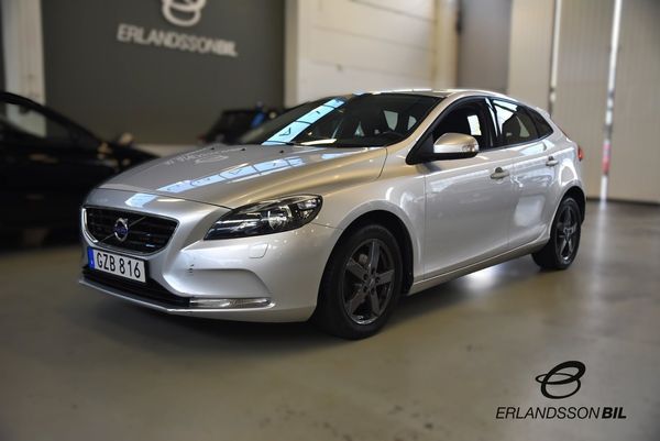 Volvo V40 D2 Your Kinetic DRAGKROK NYBYTT KAMREM NYSERVAD - 2015