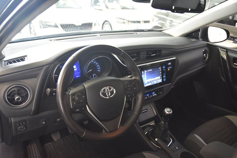 Toyota Auris bild 6