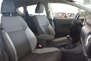 Toyota Auris bild 8