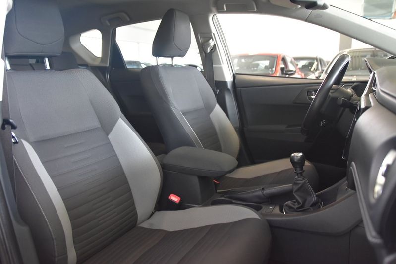 Toyota Auris bild 8