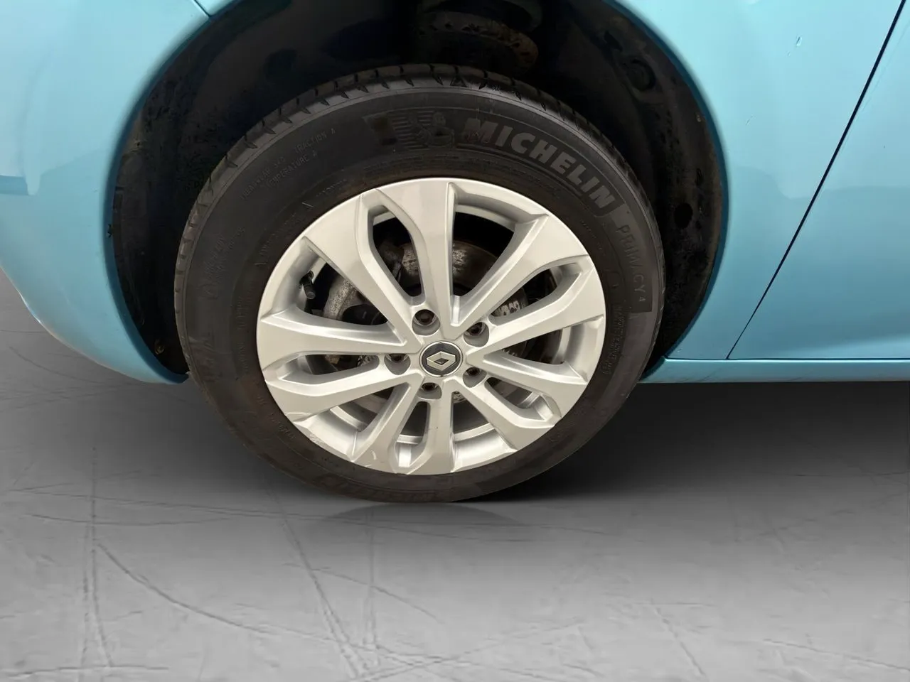 Vehicle image 30