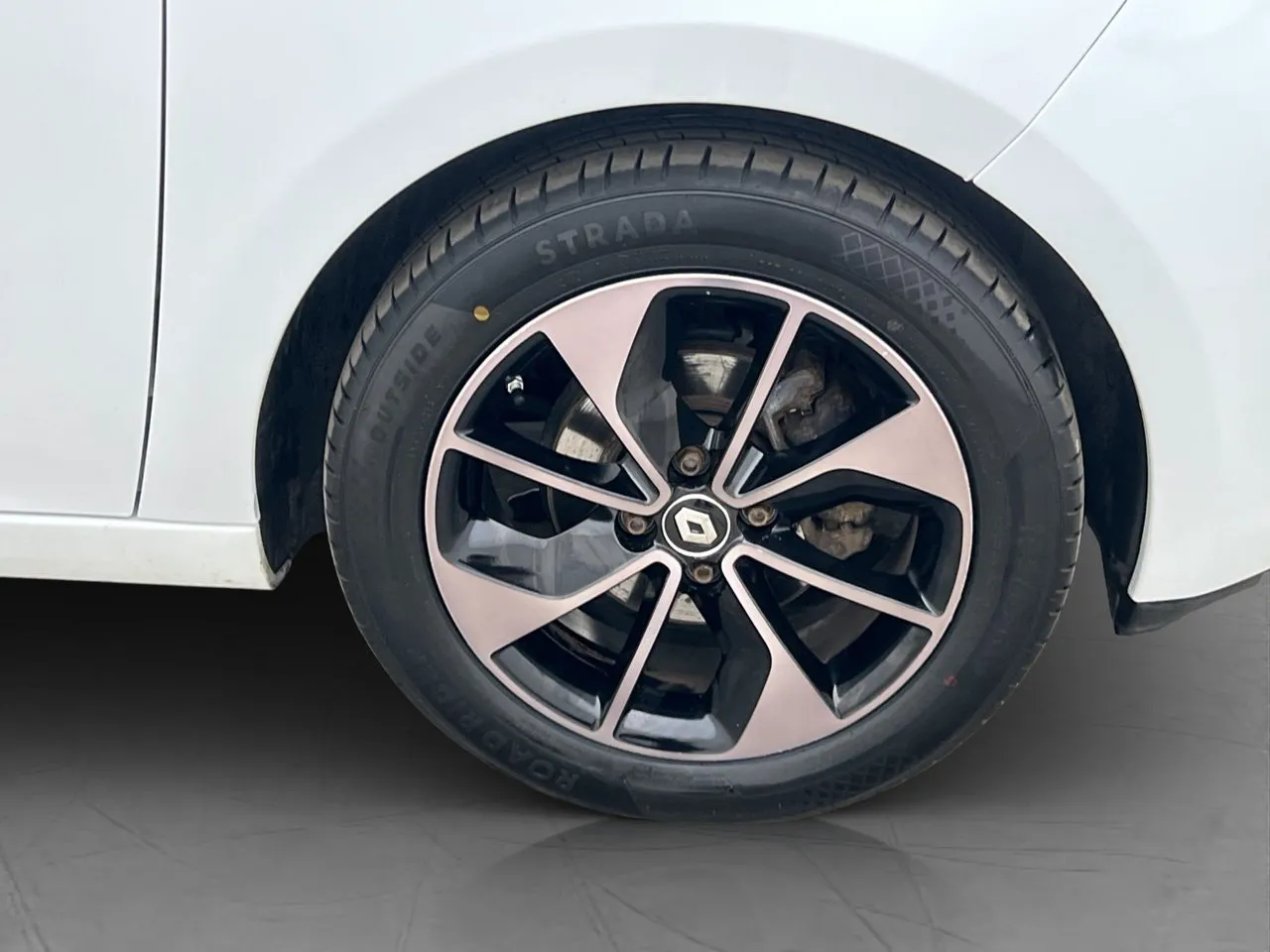 Vehicle image 30