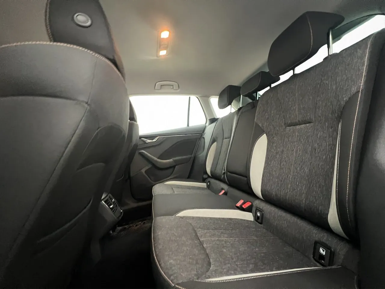 Vehicle image 23