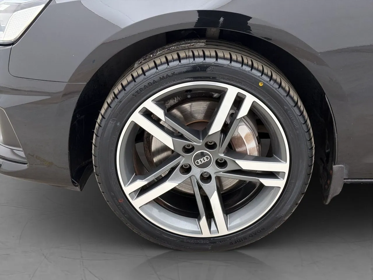 Vehicle image 35