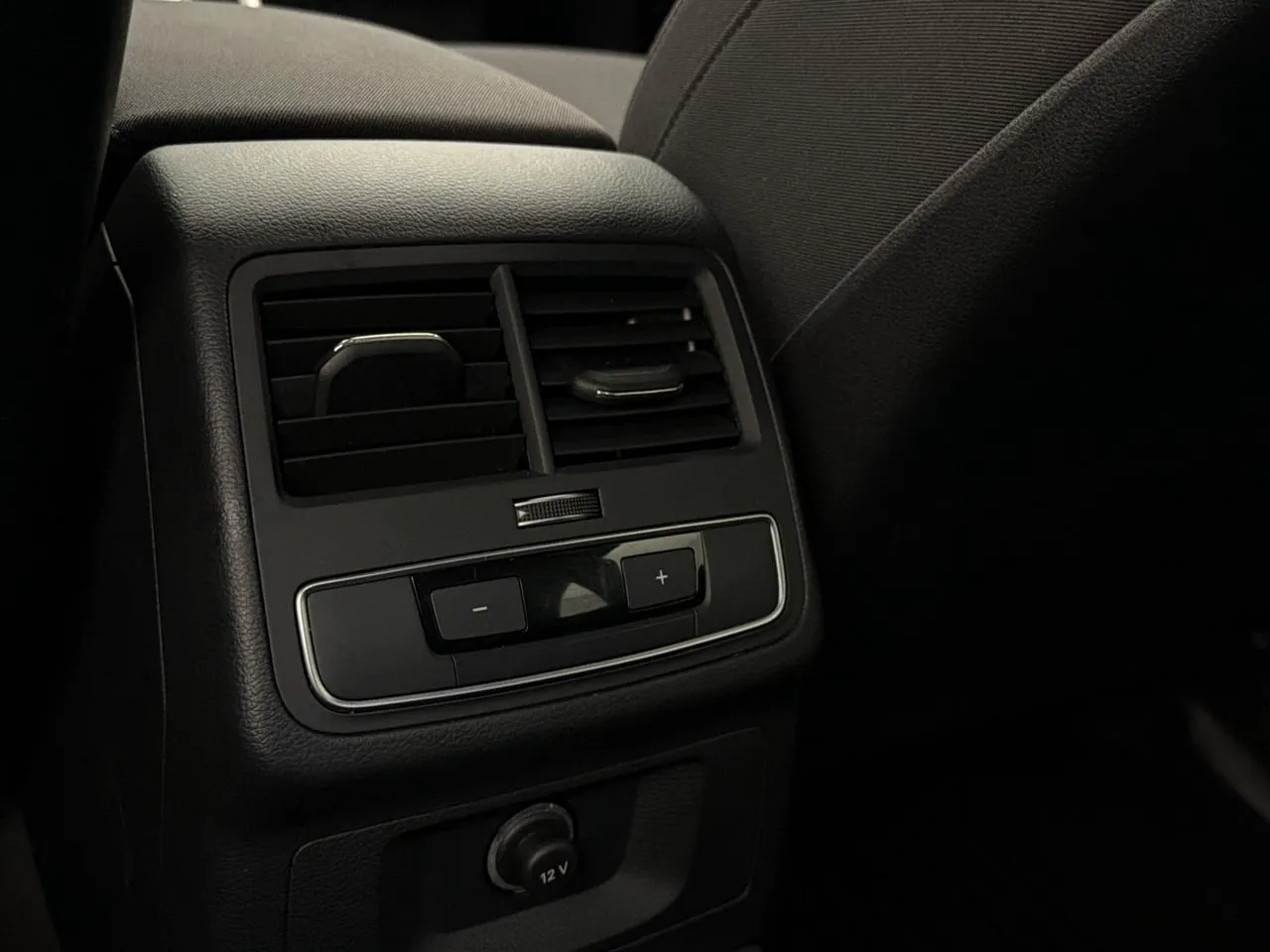 Vehicle image 29