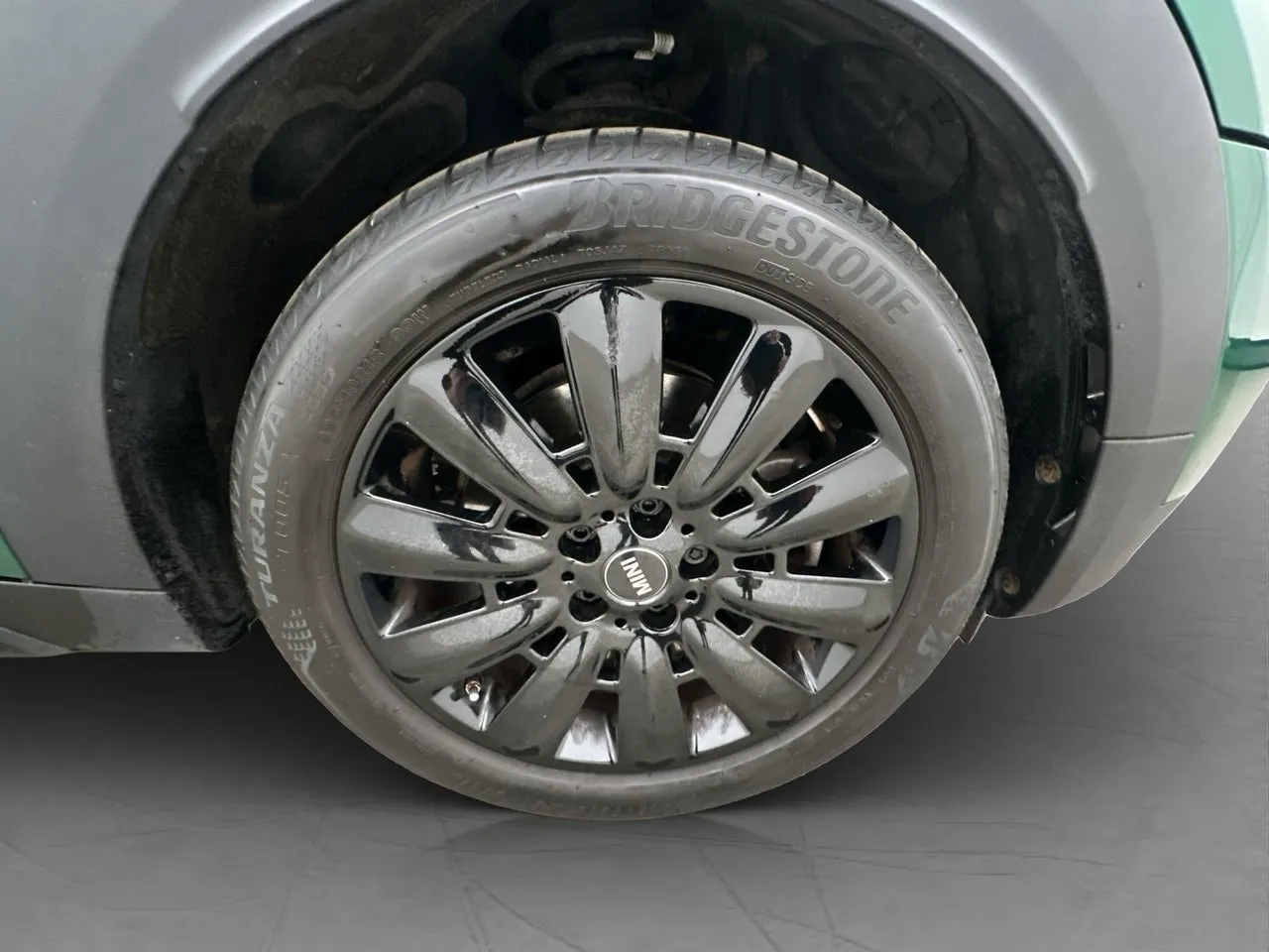 Vehicle image 35