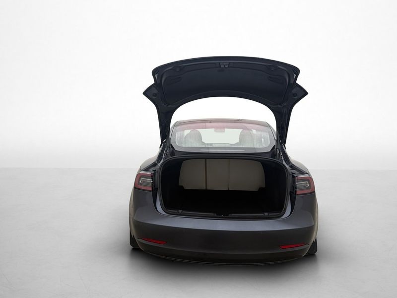 Tesla Model 3 bild 30