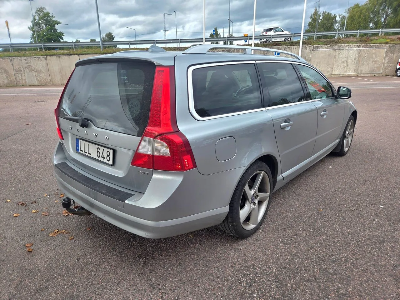 Vehicle image 7