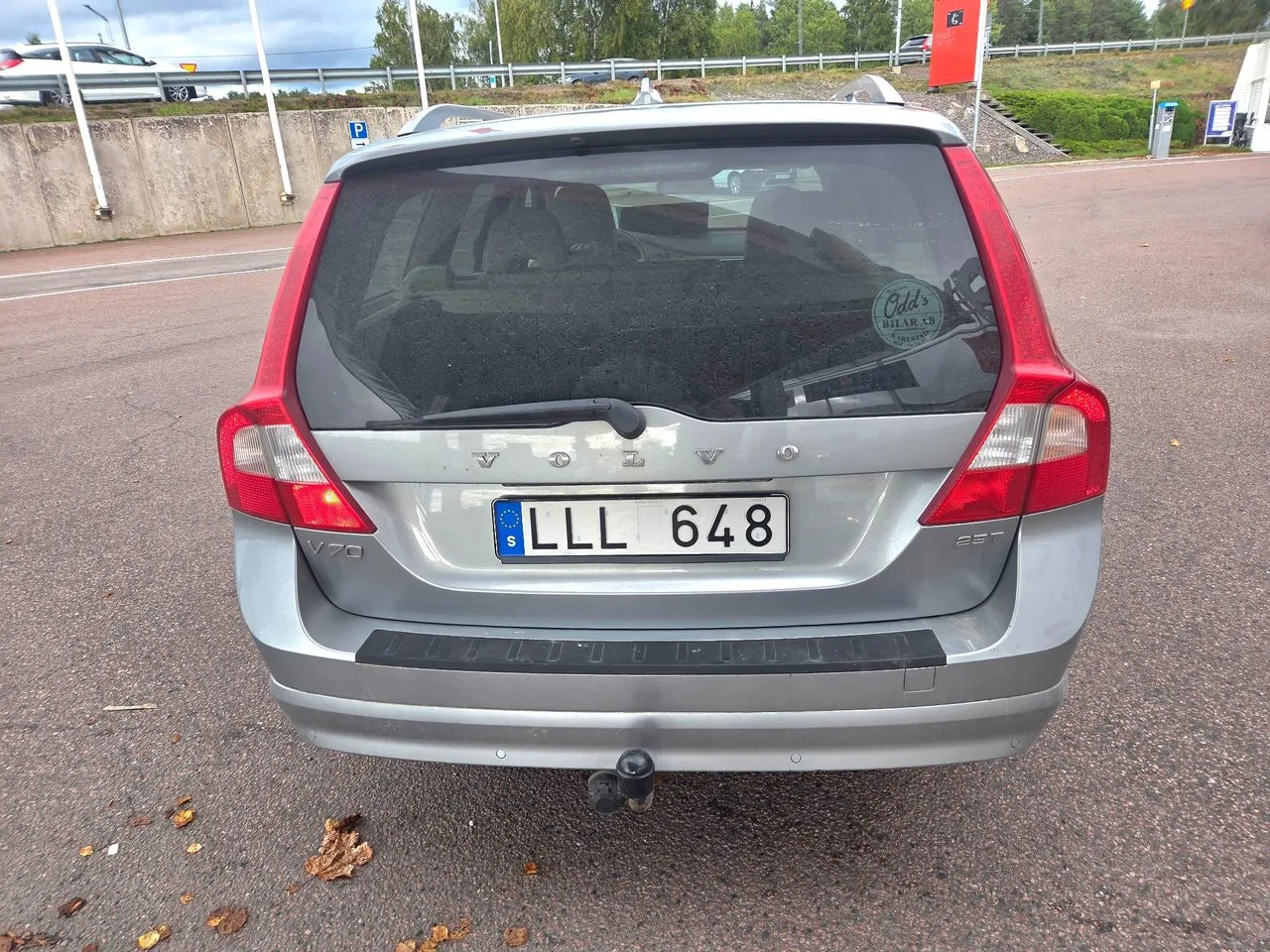 Vehicle image 5