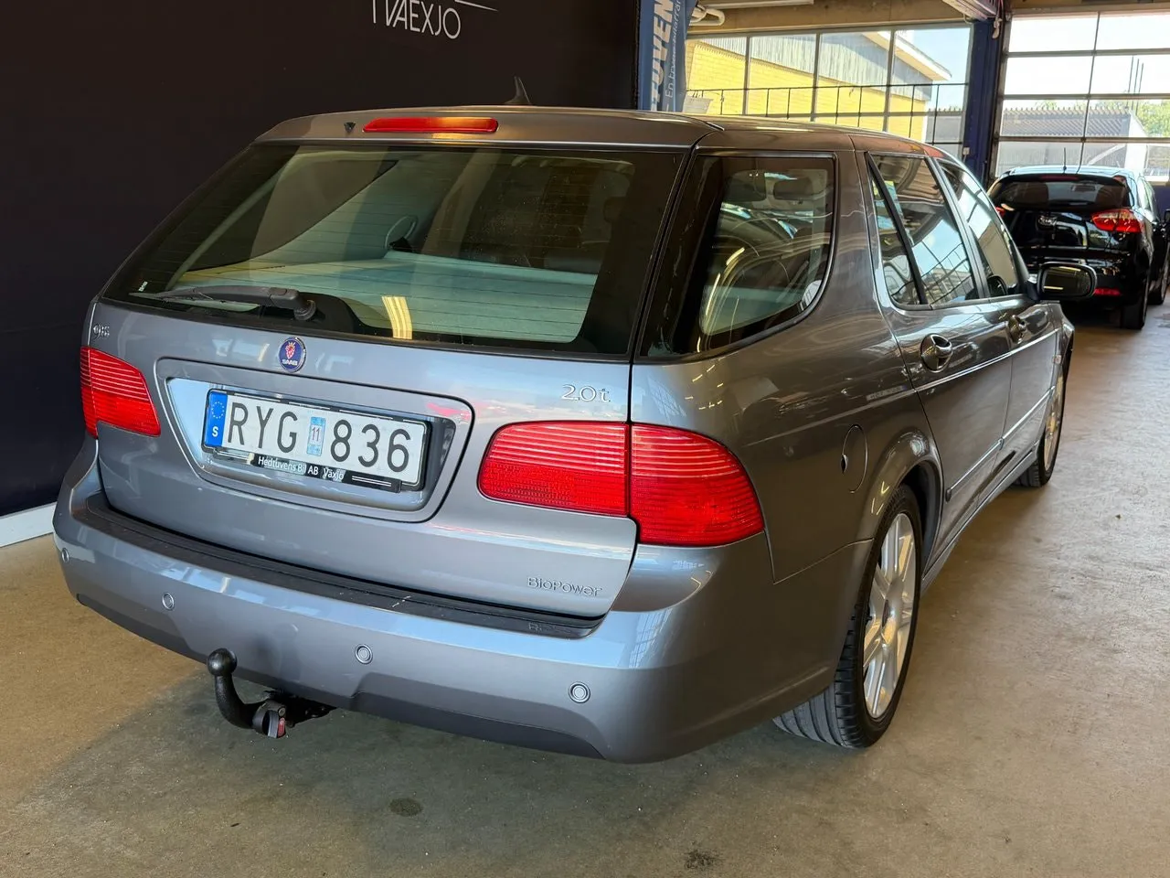 Vehicle image 7