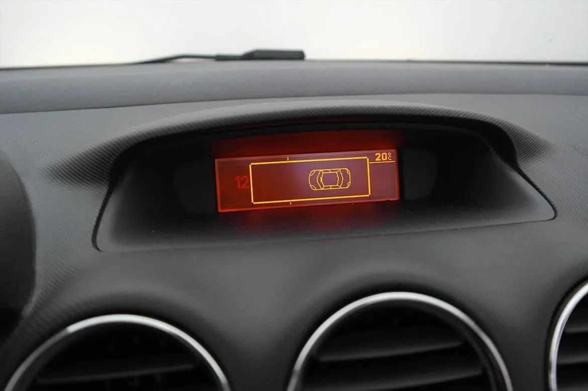 Vehicle image 11