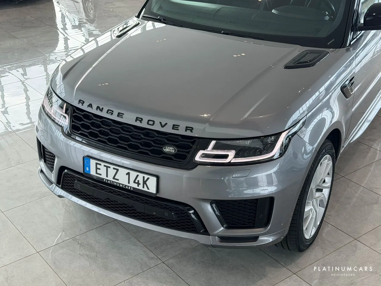 Vehicle image 19