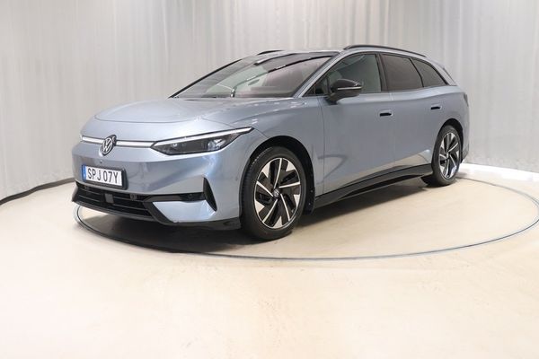 Volkswagen ID.7 Pro Tourer 286hk Drag HUD Värmepump Navi 360° - 2025
