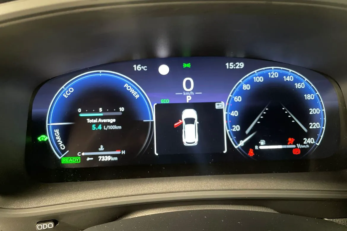 Vehicle image 15