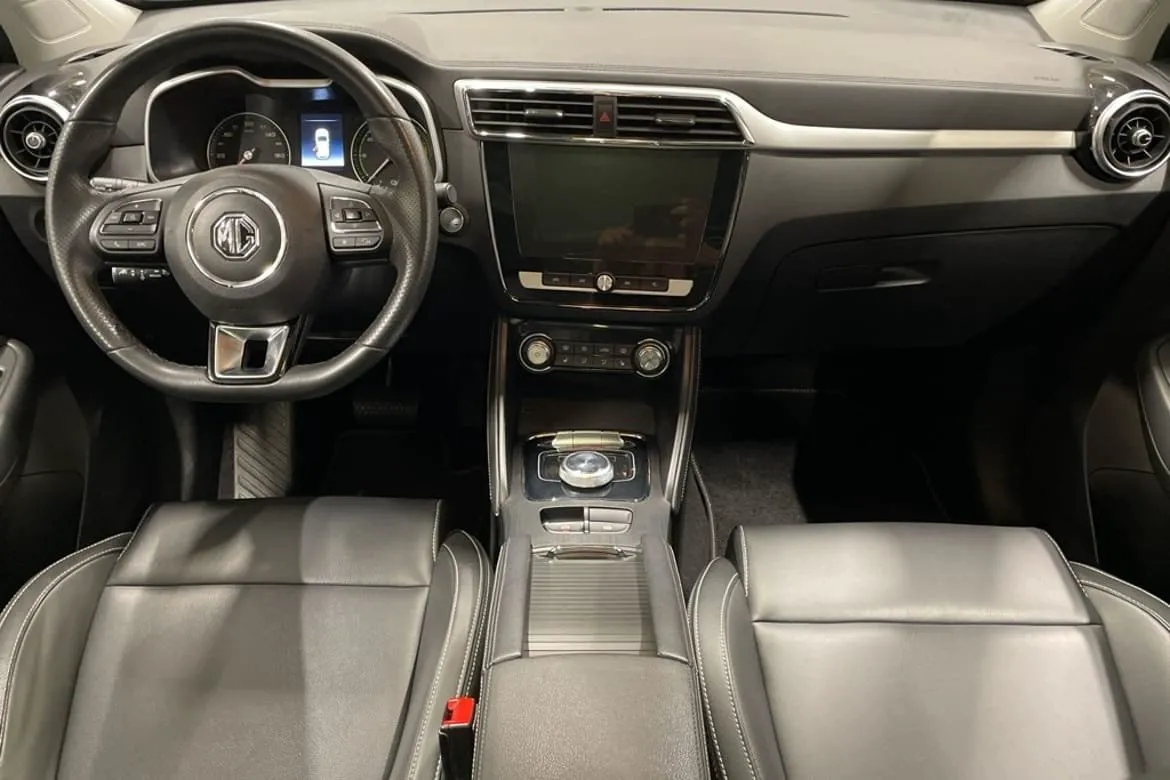 Vehicle image 11