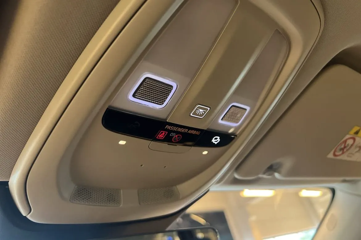 Vehicle image 21