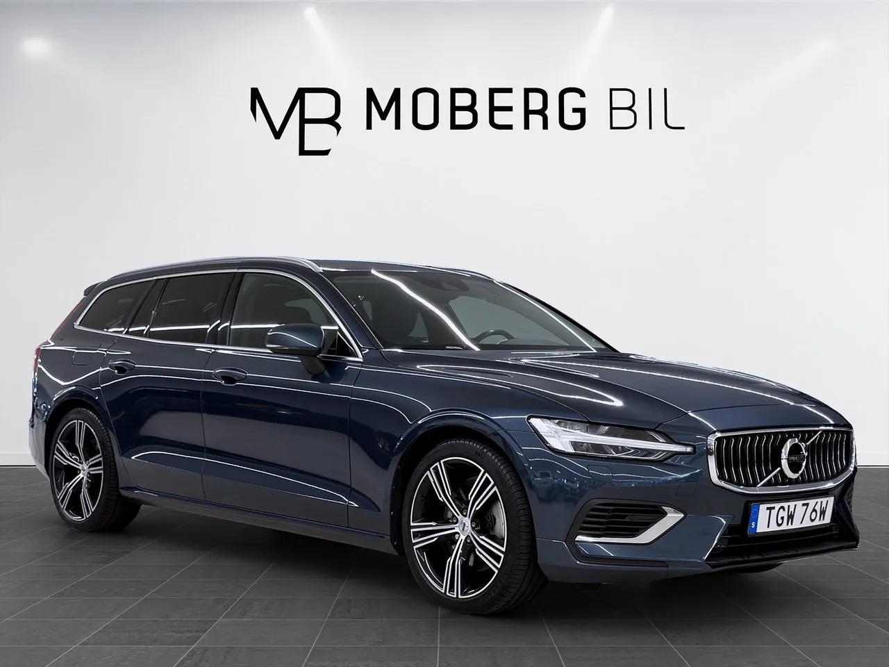Vehicle image 6