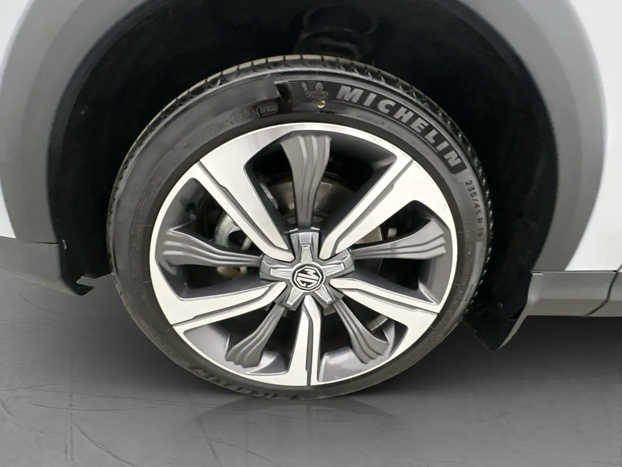 Vehicle image 30