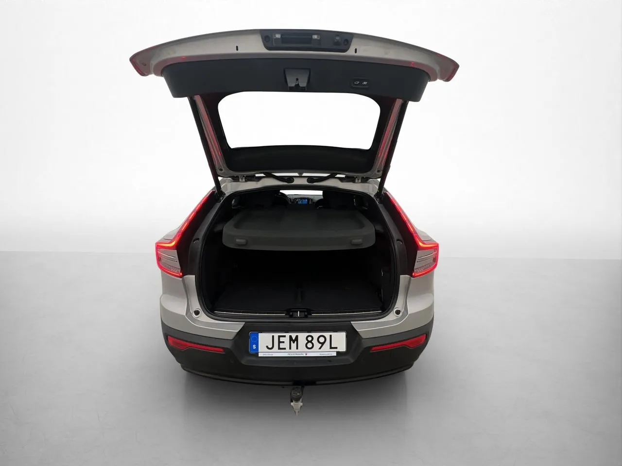 Vehicle image 32
