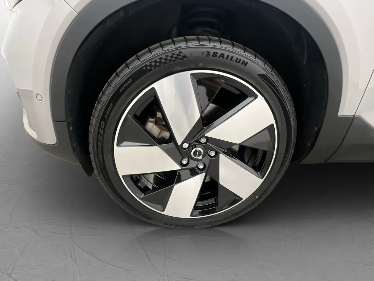 Vehicle image 36