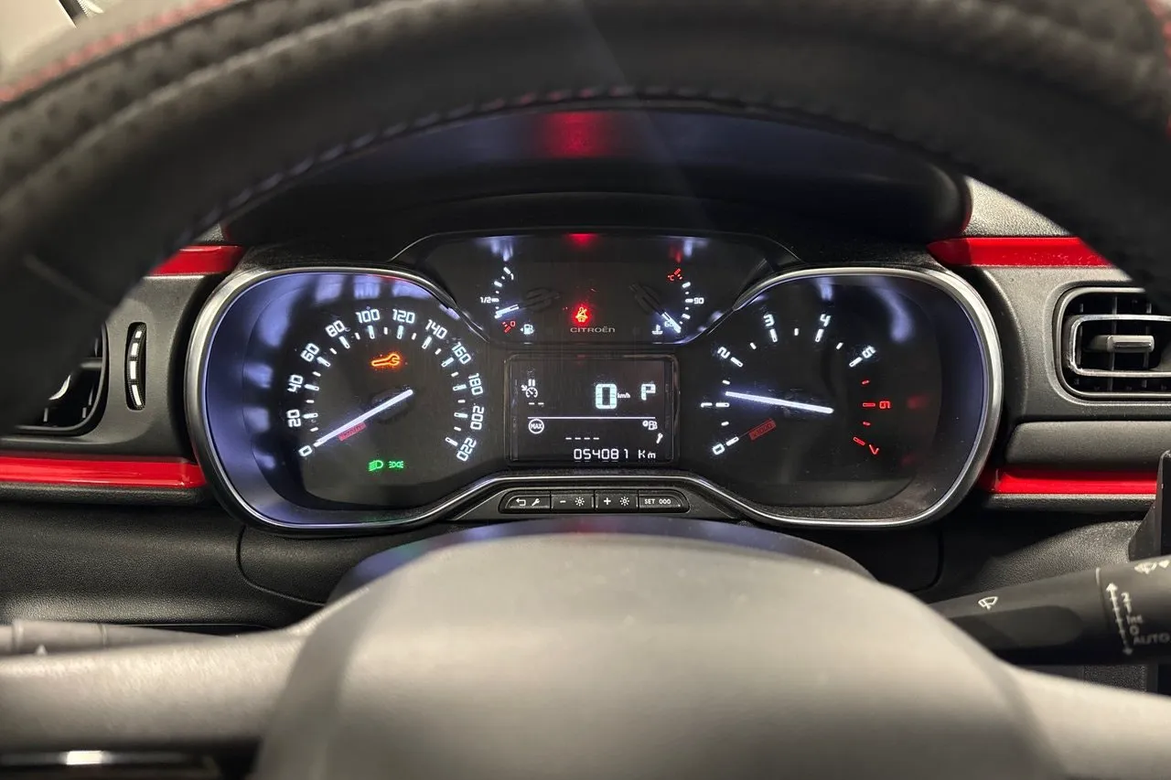 Vehicle image 16