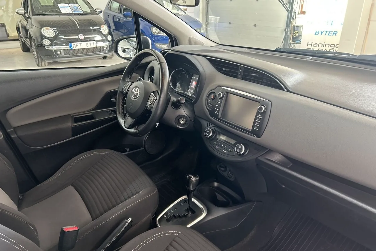 Vehicle image 9