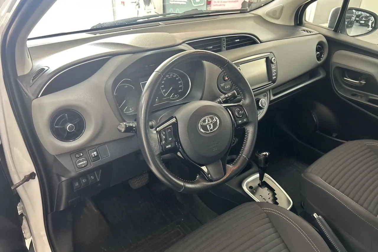Vehicle image 8