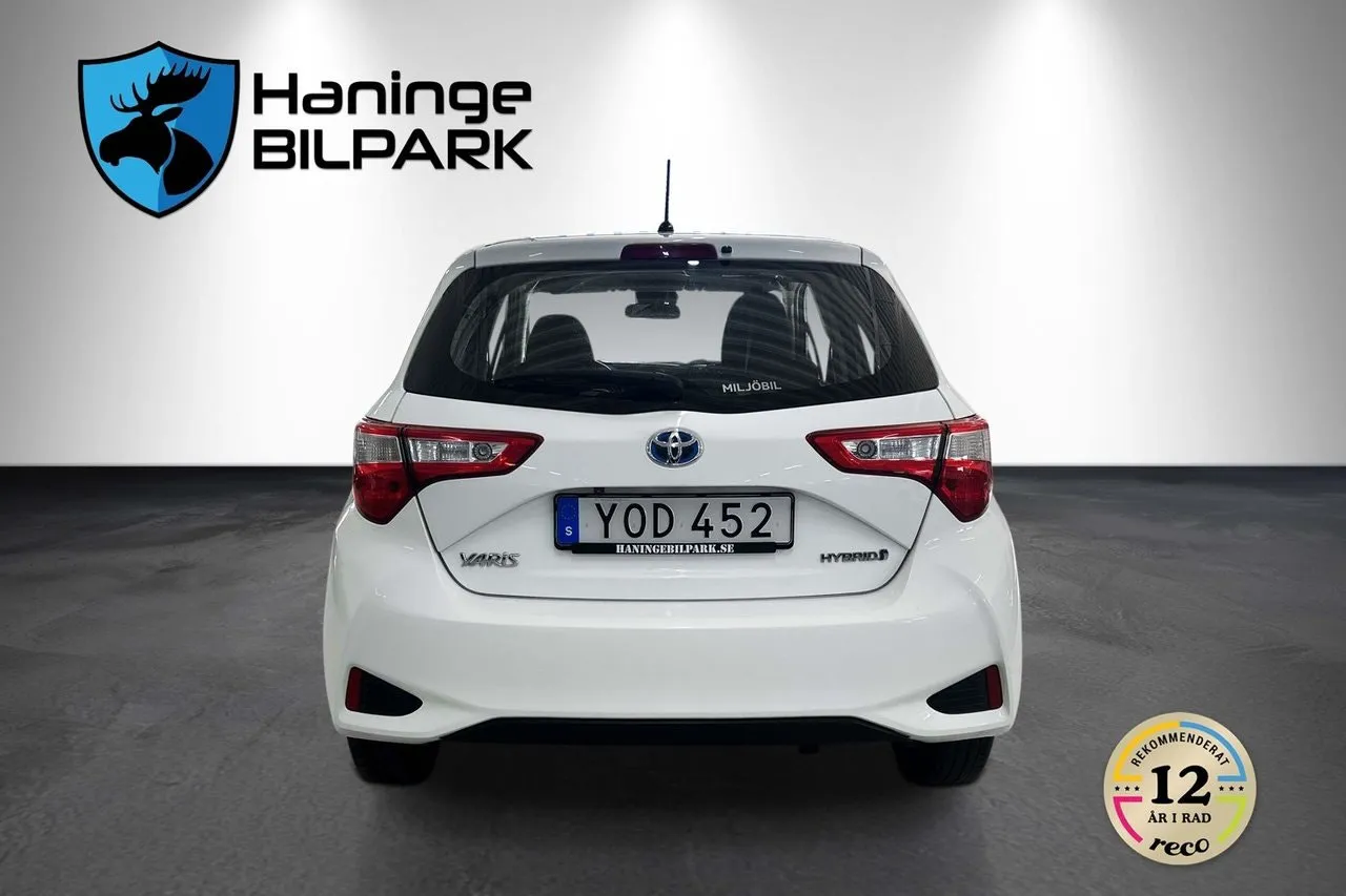 Vehicle image 6