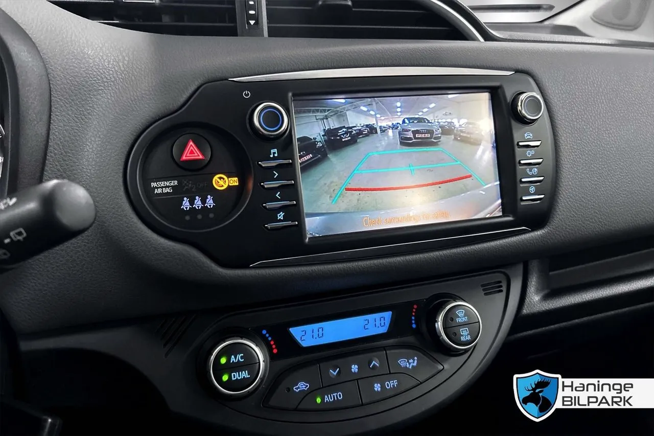 Vehicle image 7