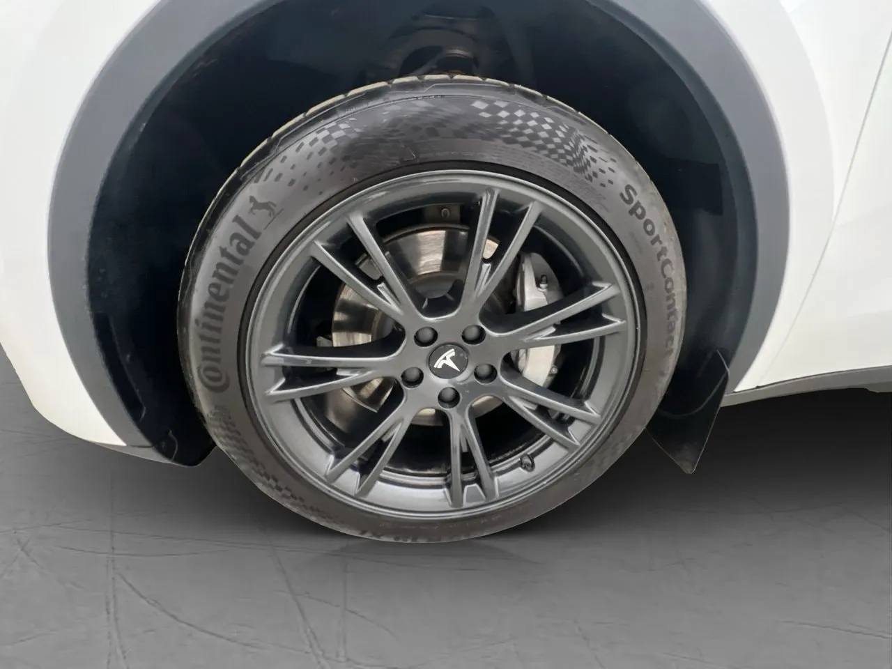 Vehicle image 32