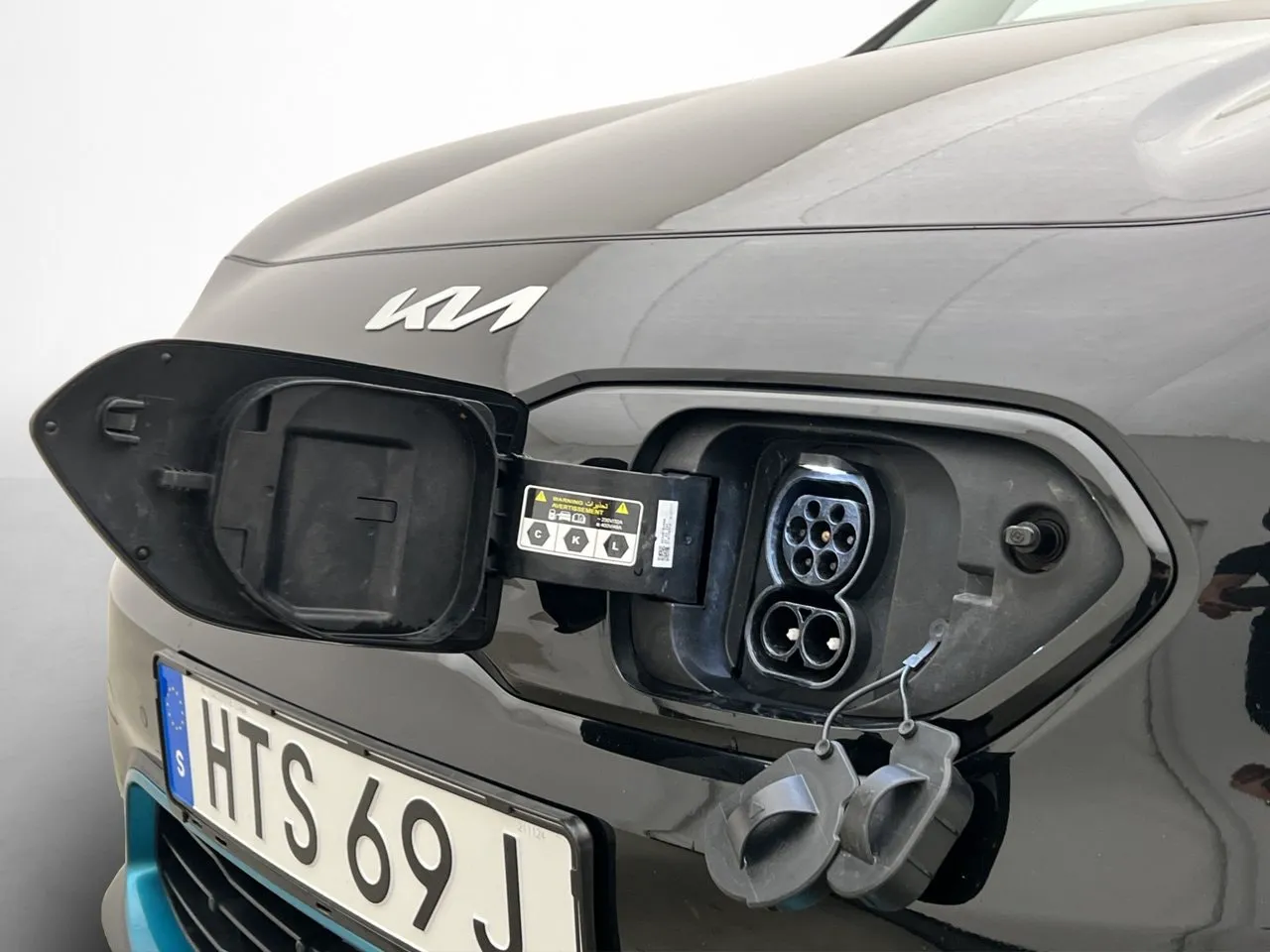 Vehicle image 32
