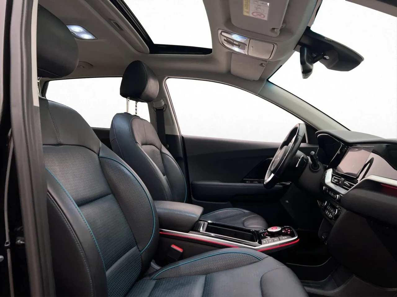 Vehicle image 15