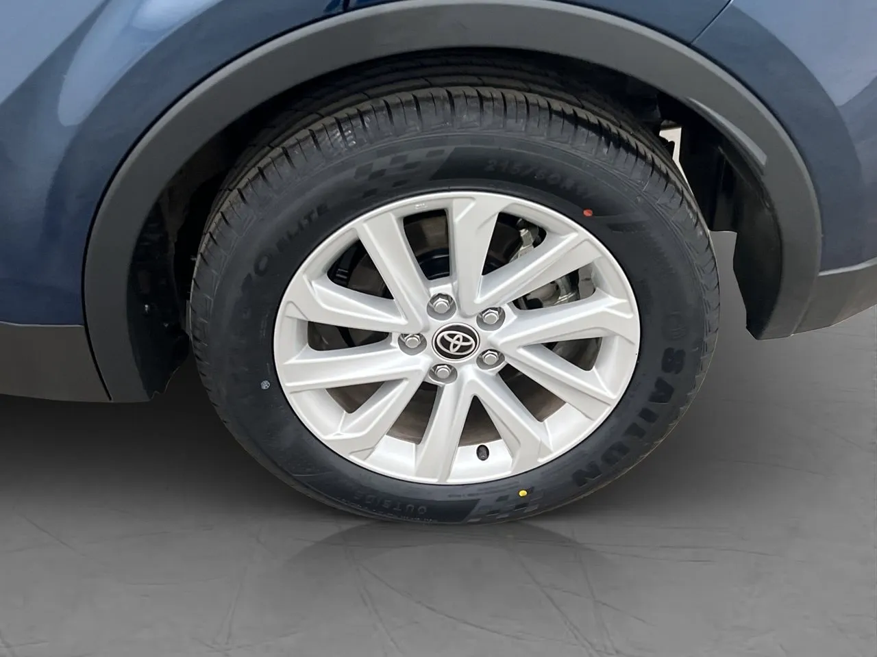 Vehicle image 30