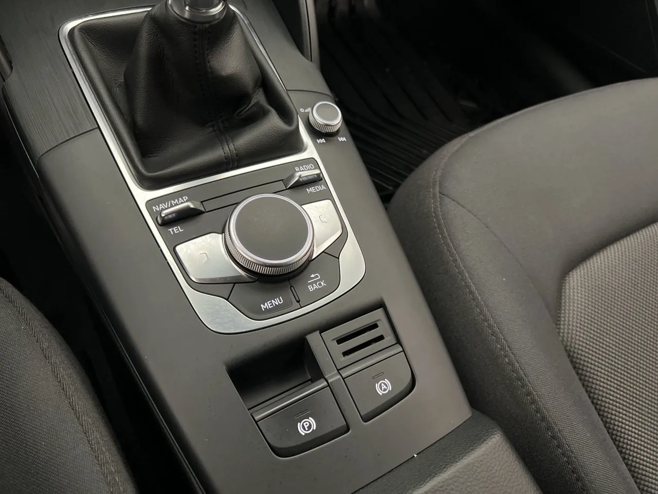 Vehicle image 21